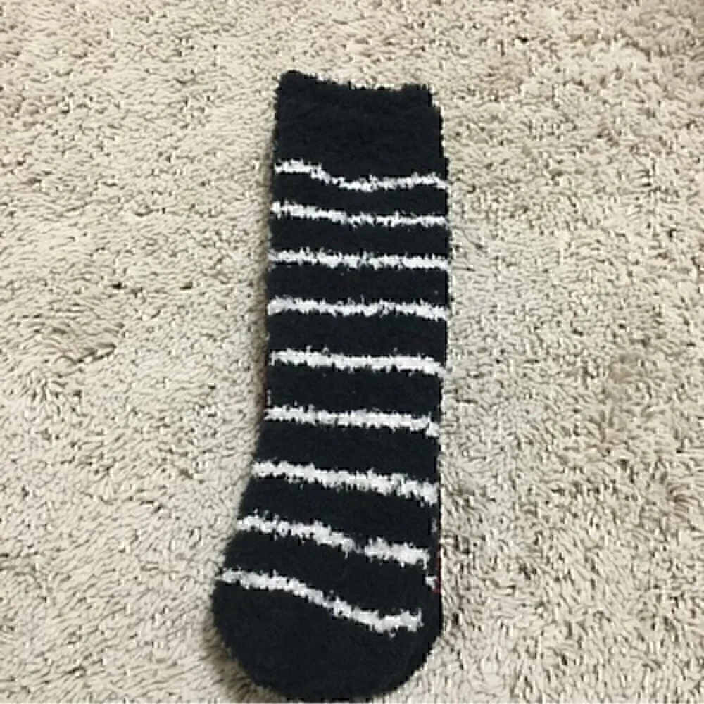 Wondershop kids cozy socks 2 pairs size xs/small shoe size 11-1